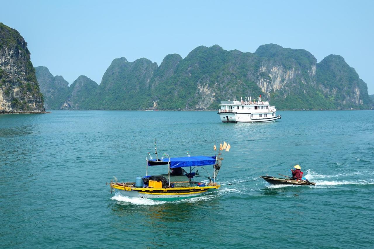 Halong Fantasea Cruise Hotel Ha Long Exterior photo
