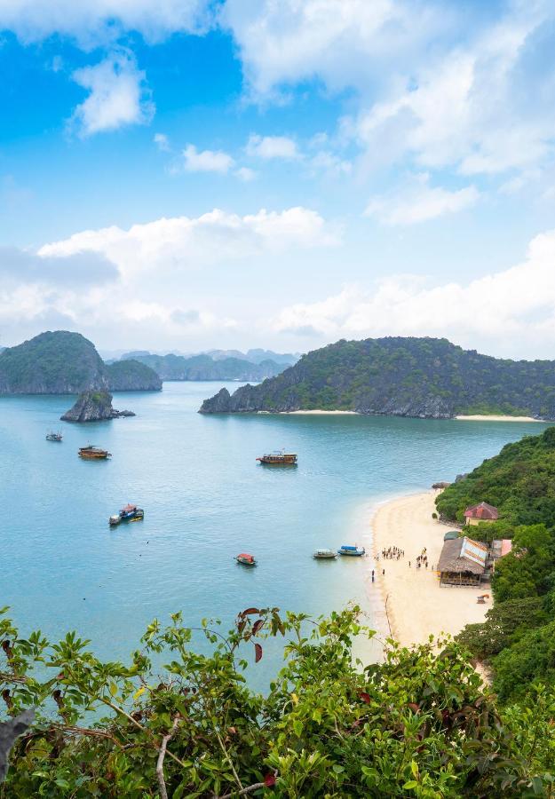 Halong Fantasea Cruise Hotel Ha Long Exterior photo