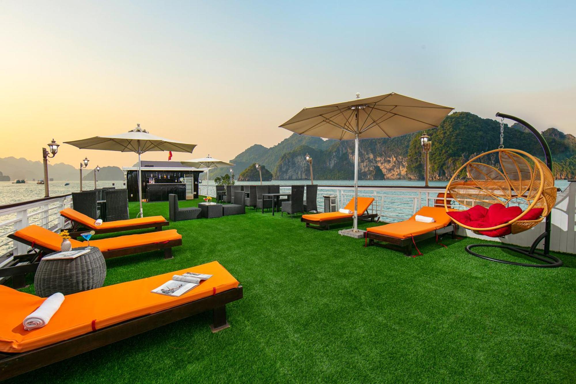 Halong Fantasea Cruise Hotel Ha Long Exterior photo