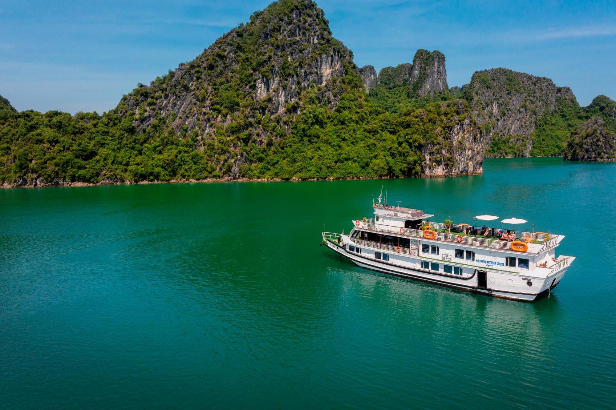 Halong Fantasea Cruise Hotel Ha Long Exterior photo