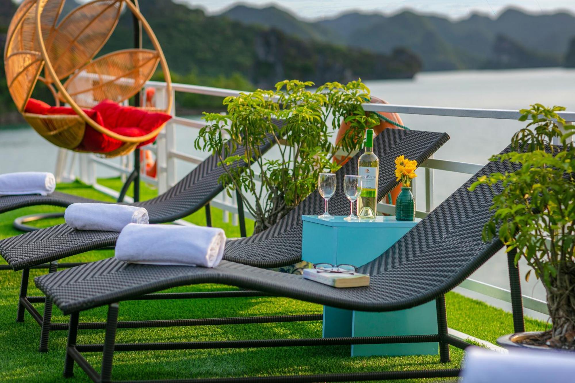 Halong Fantasea Cruise Hotel Ha Long Exterior photo