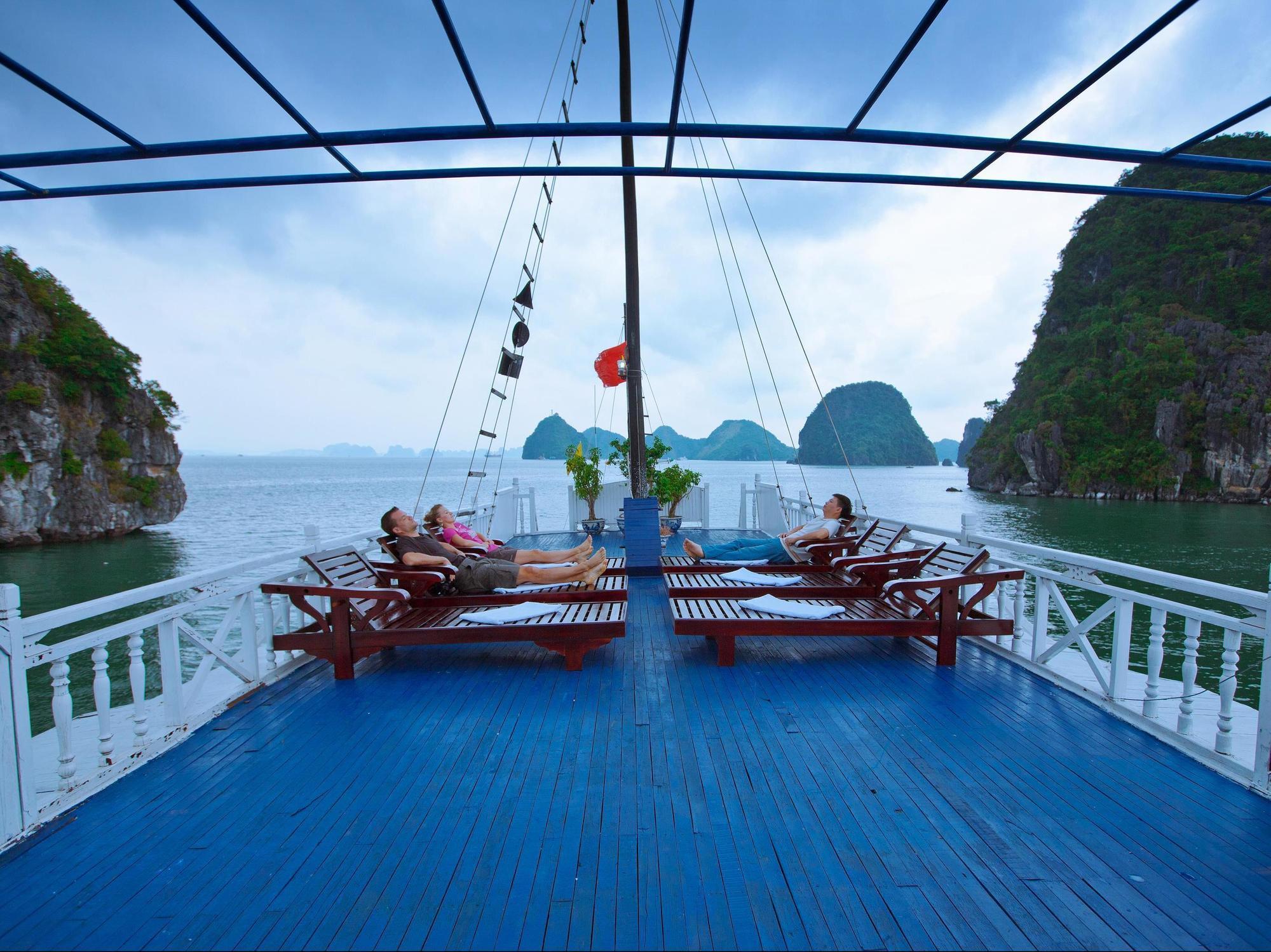 Halong Fantasea Cruise Hotel Ha Long Exterior photo