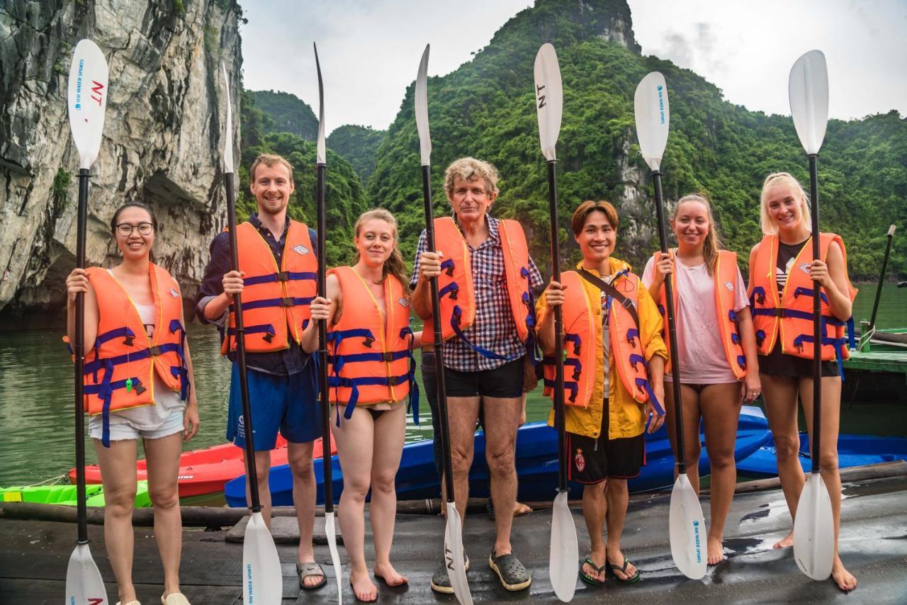 Halong Fantasea Cruise Hotel Ha Long Exterior photo